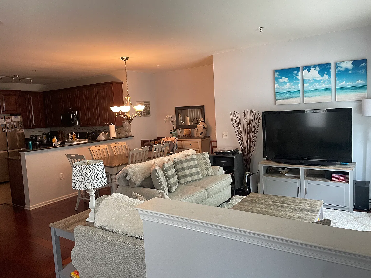 2 bed, 1294 sqft, $3,100 — Photo 3