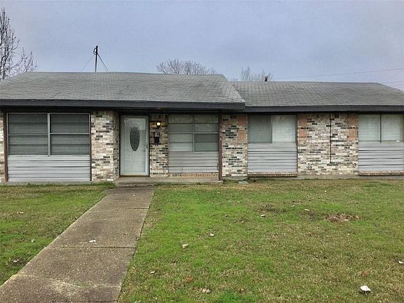 3rd image of 1006 Royal Crest Dr
