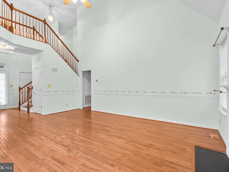 10721 Colbys Ln — Photo 15