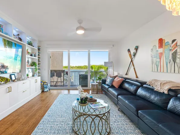 4022 N Ocean Dr, Hollywood, FL 33019