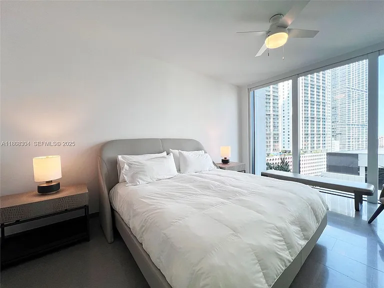 68 SE 6th St #1003 — Photo 7