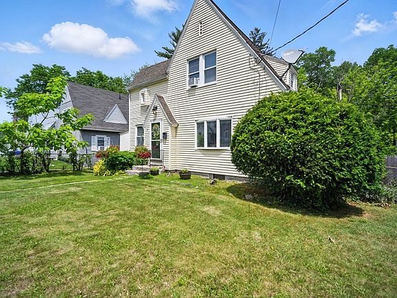 3rd image of 91 Braddock St
