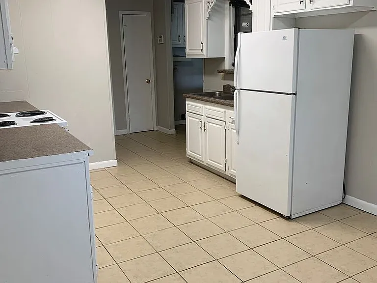 321 Bradford Dr — Photo 4