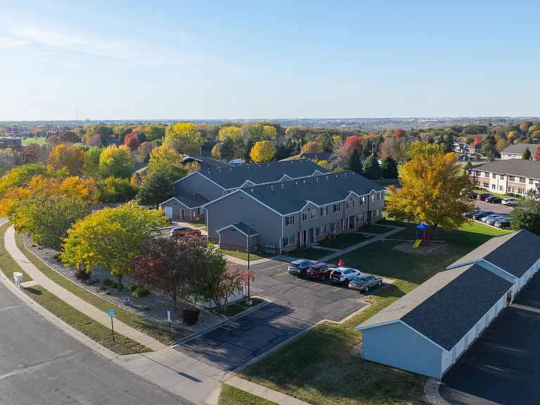 Quail Hollow Townhomes — Photo 11