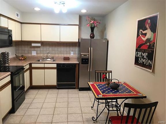 3rd image of 1935 Marine Terrace Dr