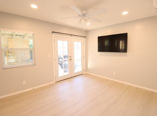 465 W 2nd St, Azusa, CA 91702