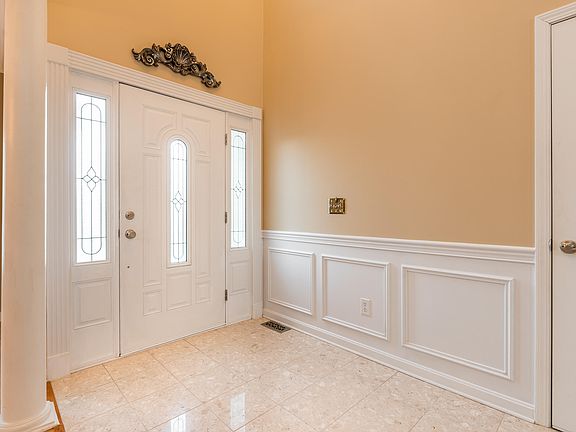 2nd image of 500 Stoneyridge Wynde