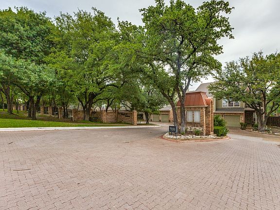 2nd image of 7151 Gaston Ave APT 401