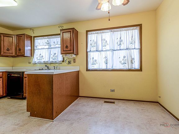 5th image of 105 Asheville Ct