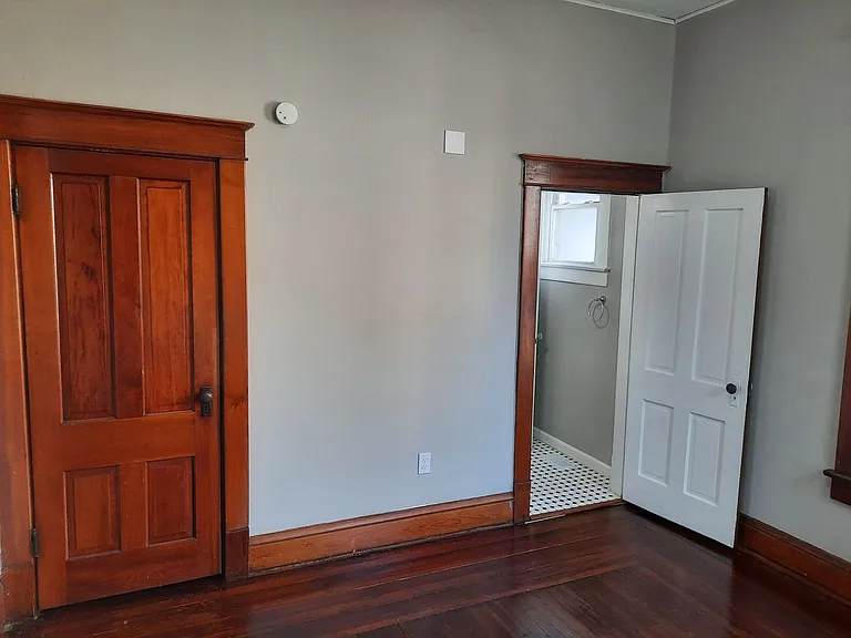 1615 Ferry St — Photo 17