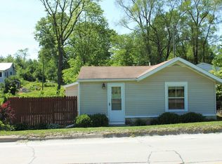 510 Front Dr, Toddville, IA 52341