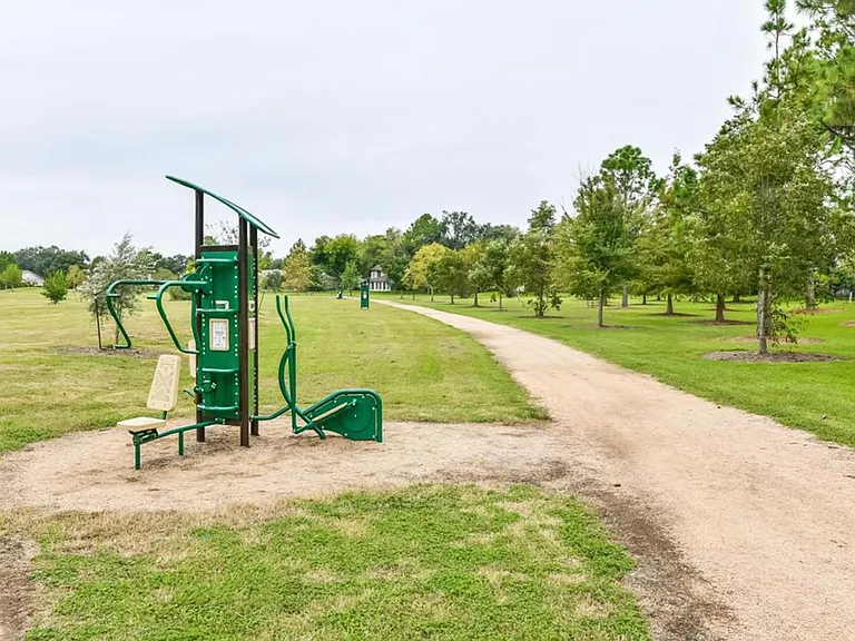 Neighbor hood park walk distance