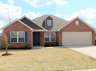 110 E Southpointe Ave, Rogers, AR 72758