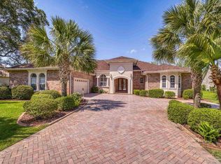 2796 Pebble Beach Dr, Navarre, FL 32566