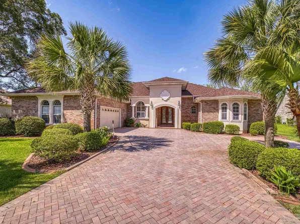 2796 Pebble Beach Dr, Navarre, FL 32566