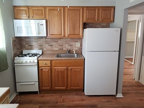 4th image of 7837 Dungan Rd APT B