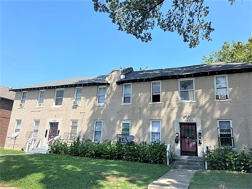 1304 Court Ave Photo 1