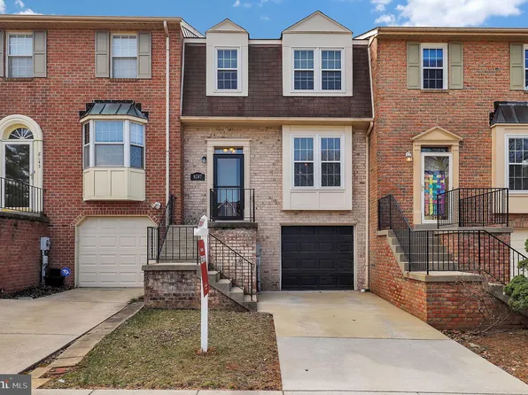 8247 Waterside Ct, Frederick, MD 21701