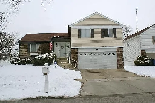 300 Almond Ct photo 1