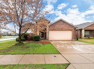 10901 Hawks Landing Rd, Fort Worth, TX 76115