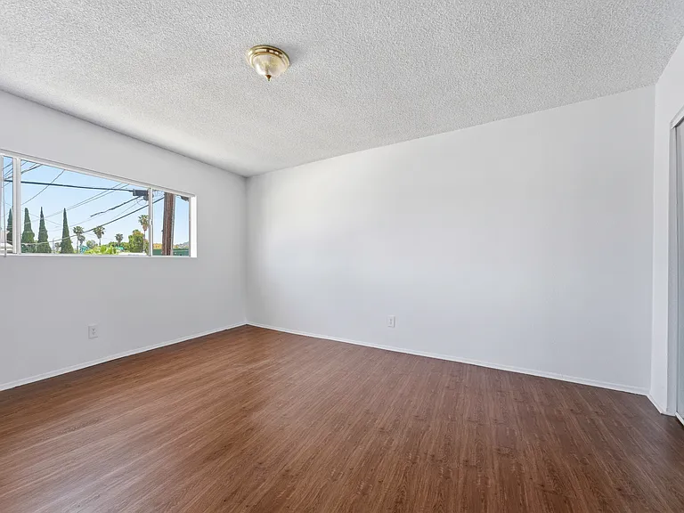 4320 Mammoth Ave #207 — Photo 18