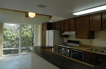 5th image of 3173 Goldfinch St