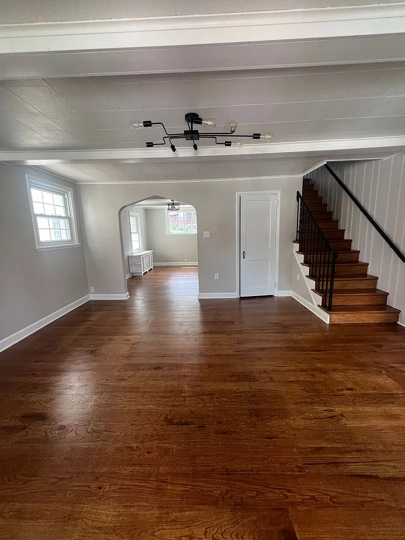 Charming Renovated Mount Penn 3 BR For Immediate Move In — Photo 3