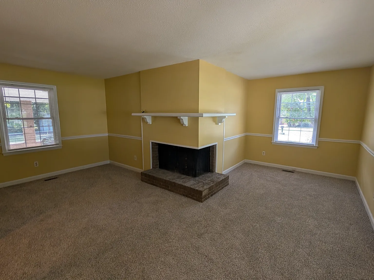 2622 Kingston Drive - 1 — Photo 2