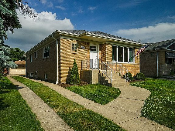 2nd image of 4936 N Oak Park Ave