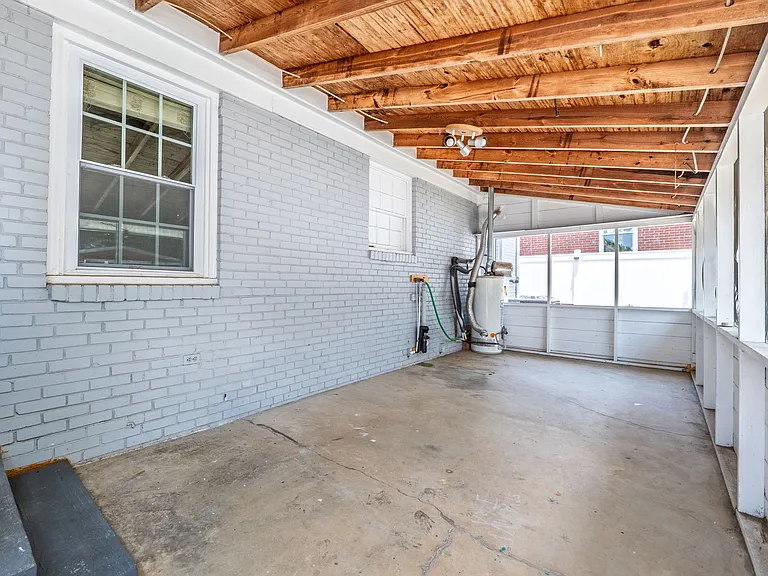 2113 Scott Ave — Photo 16