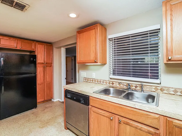 5917 Missouri Ave — Photo 5
