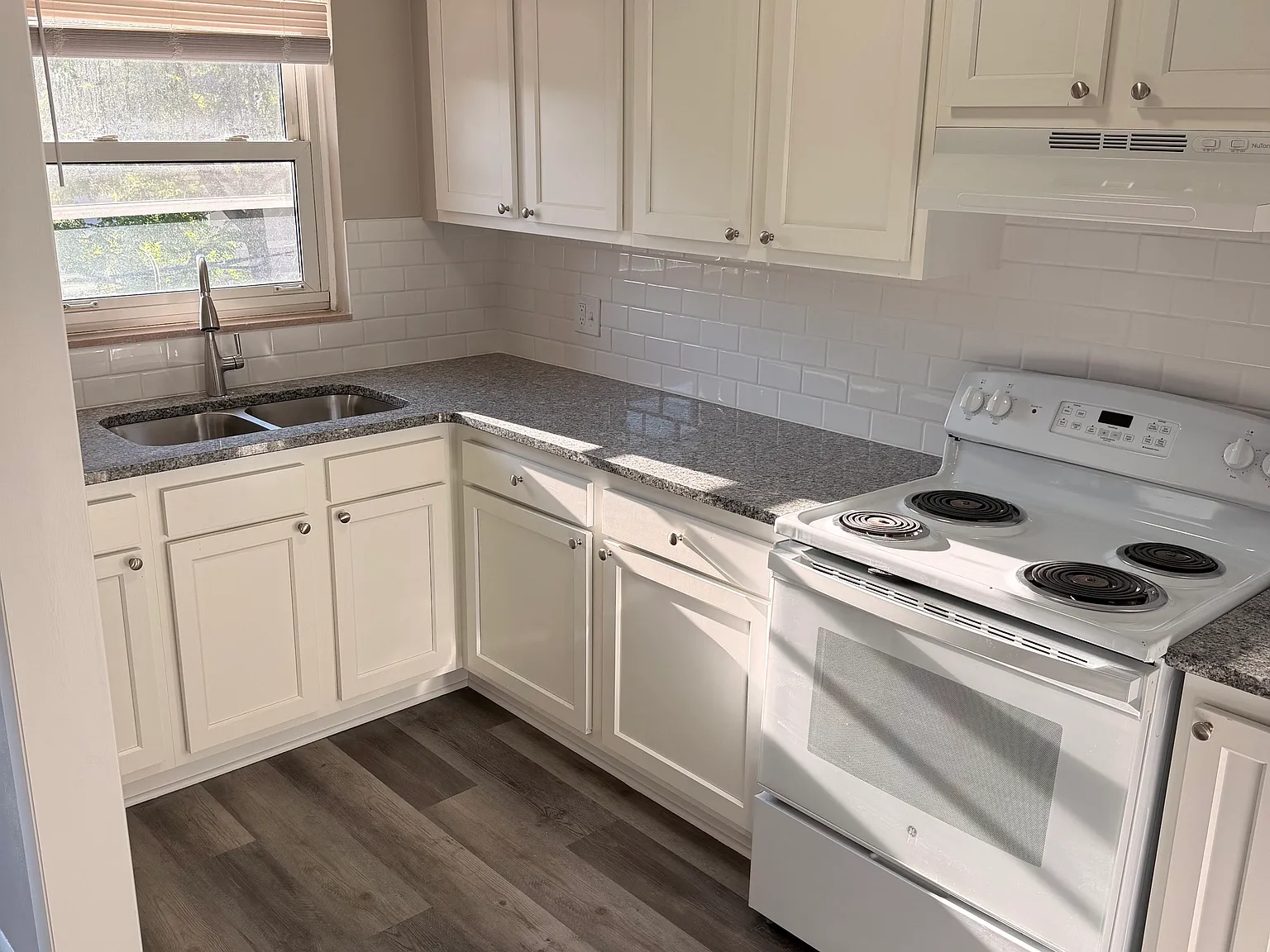 2 bed, 1000 sqft, $1,095 — Photo 4