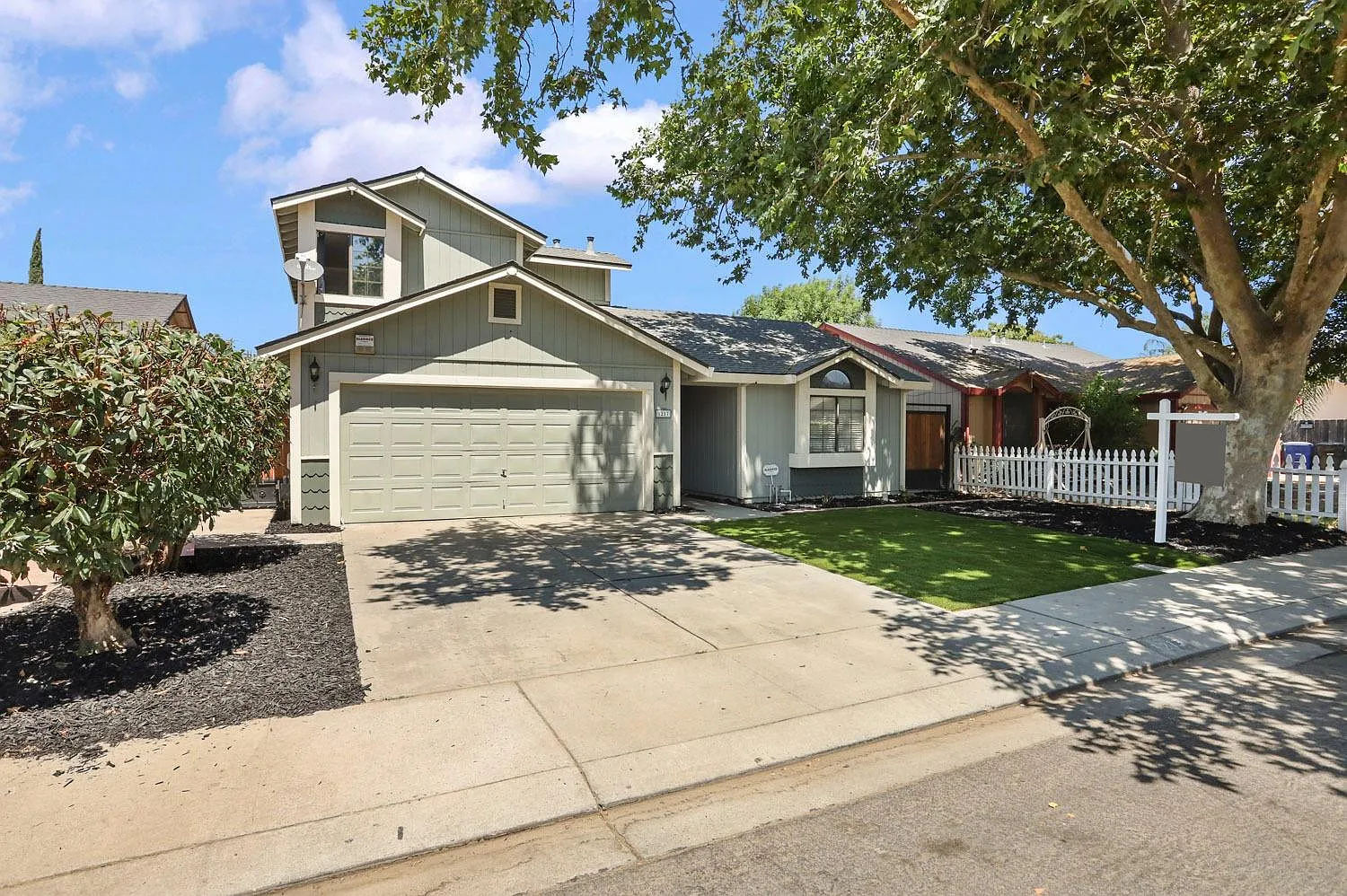 1217 Cape Cod Dr photo 1