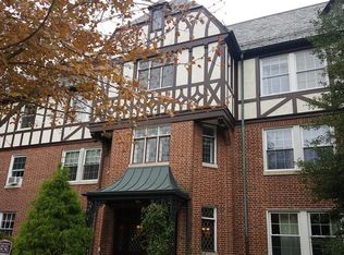 221 Ridgemede Rd #105, Baltimore, MD 21210