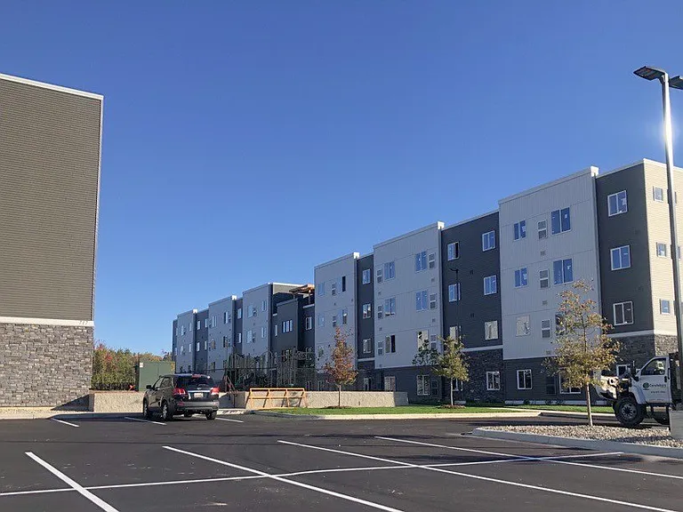 HoM Flats at 24 East — Photo 12