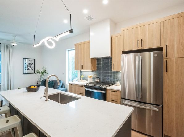 700 Denson Dr #1102