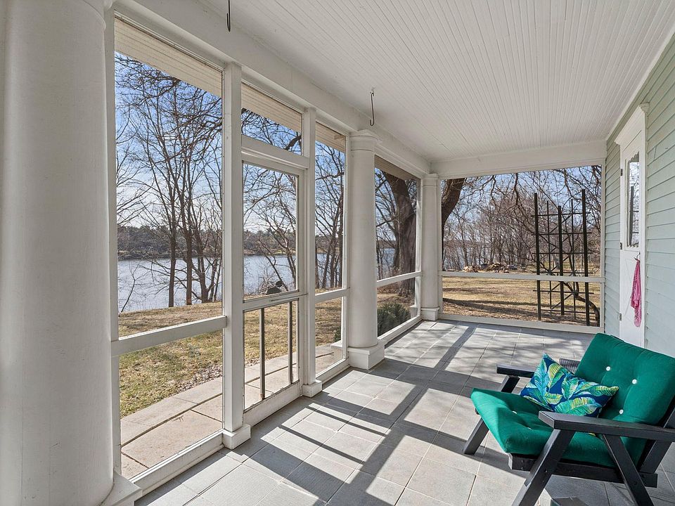 1st image of 810 River Ln
