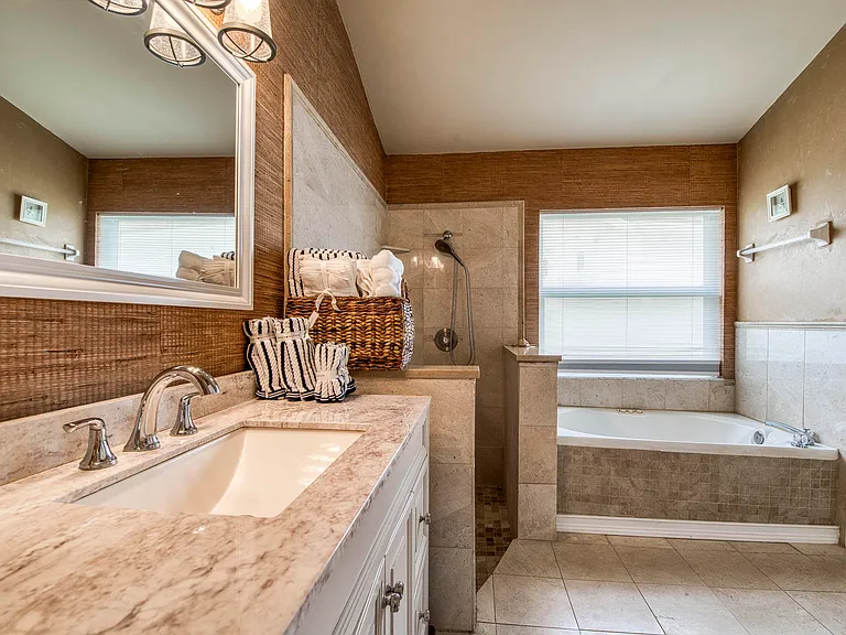149 Cypress Cv — Photo 20