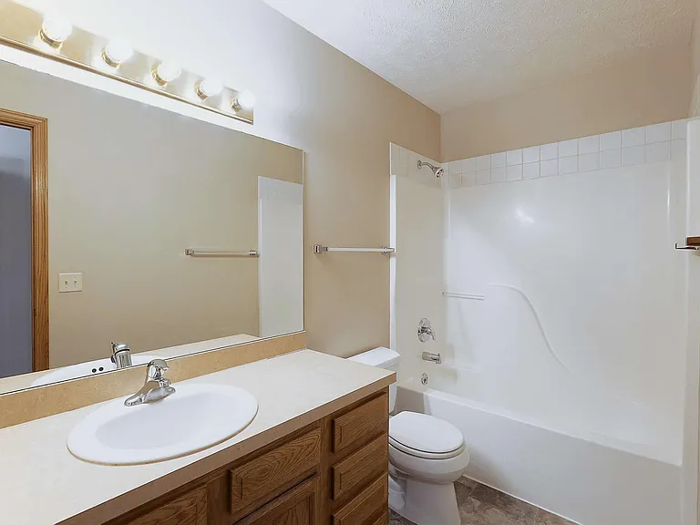 8604 Delphinium Ln — Photo 15