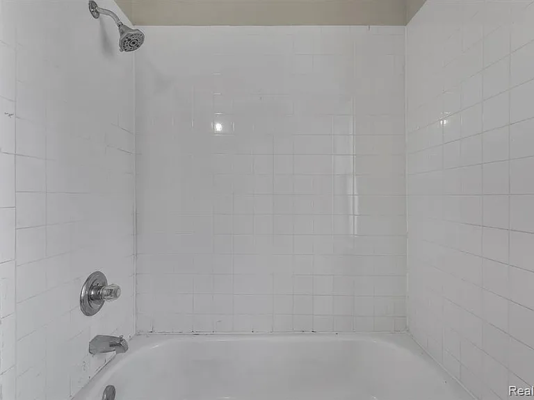 764 Woodmere St — Photo 42