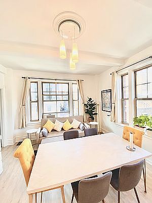 4th image of 170 W 74th St APT 706