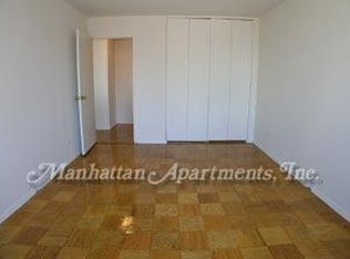 13 E 10th Rd, Far Rockaway, NY 11693