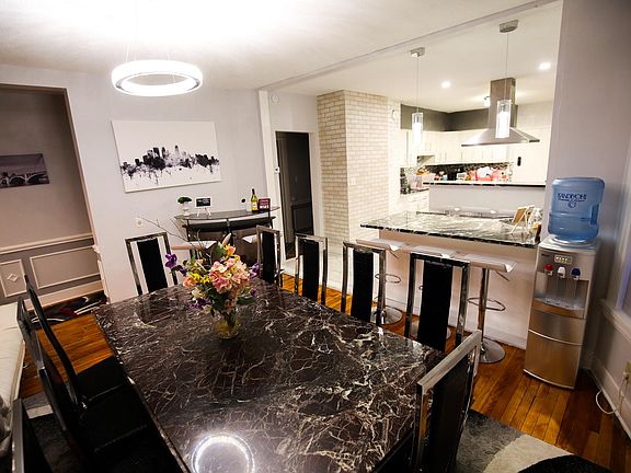 4th image of 2227 Pleasant Ave #2