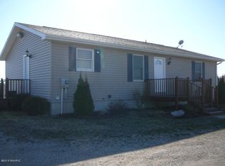 525 S Parham Rd, Bronson, MI 49028