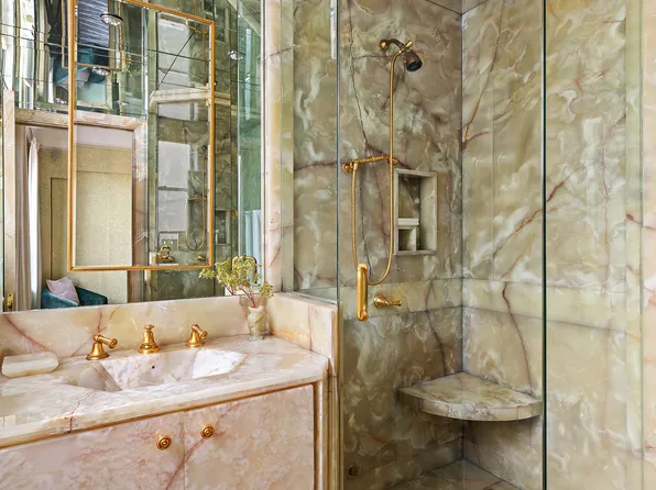 875 Park Avenue image 15 of 24