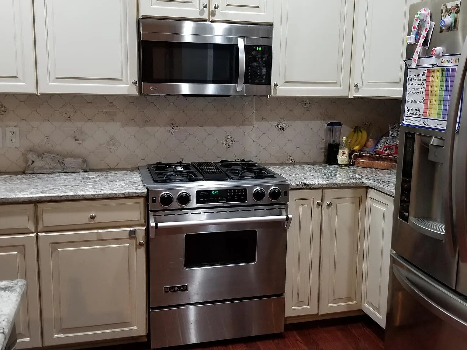 3 bed, 3.5 bath, 2300 sqft, $2,979 — Photo 2