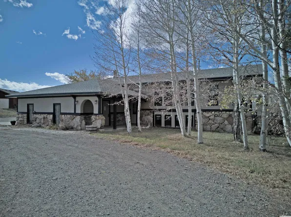 2536 Mountain Shadow Ln, Laramie, WY 82070