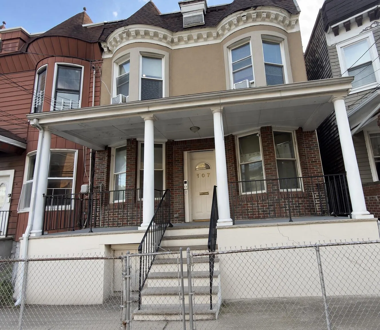 1 bed, 2890 sqft, $1,900 — Photo 2