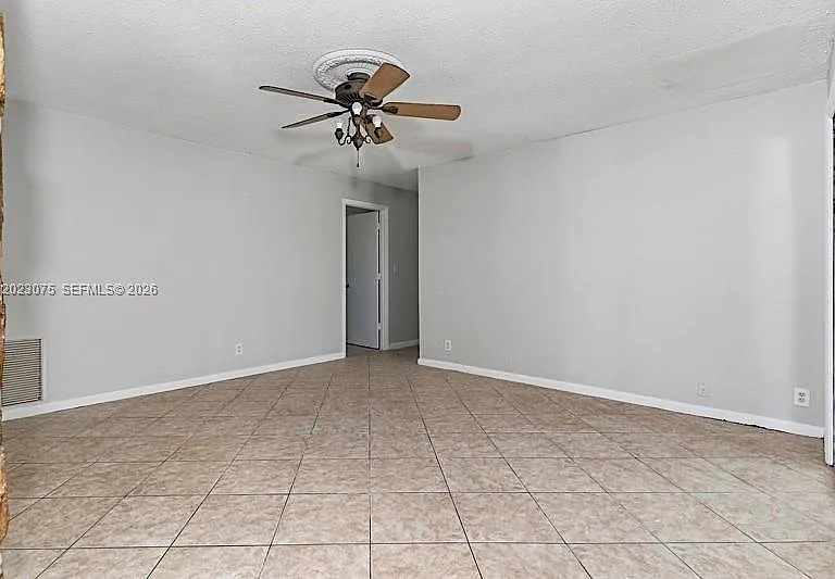 3910 NW 4th Ct — Photo 11