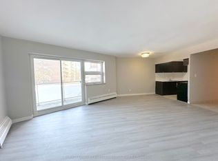 32 Carluke Cres #201, Toronto, ON M2L 2J3